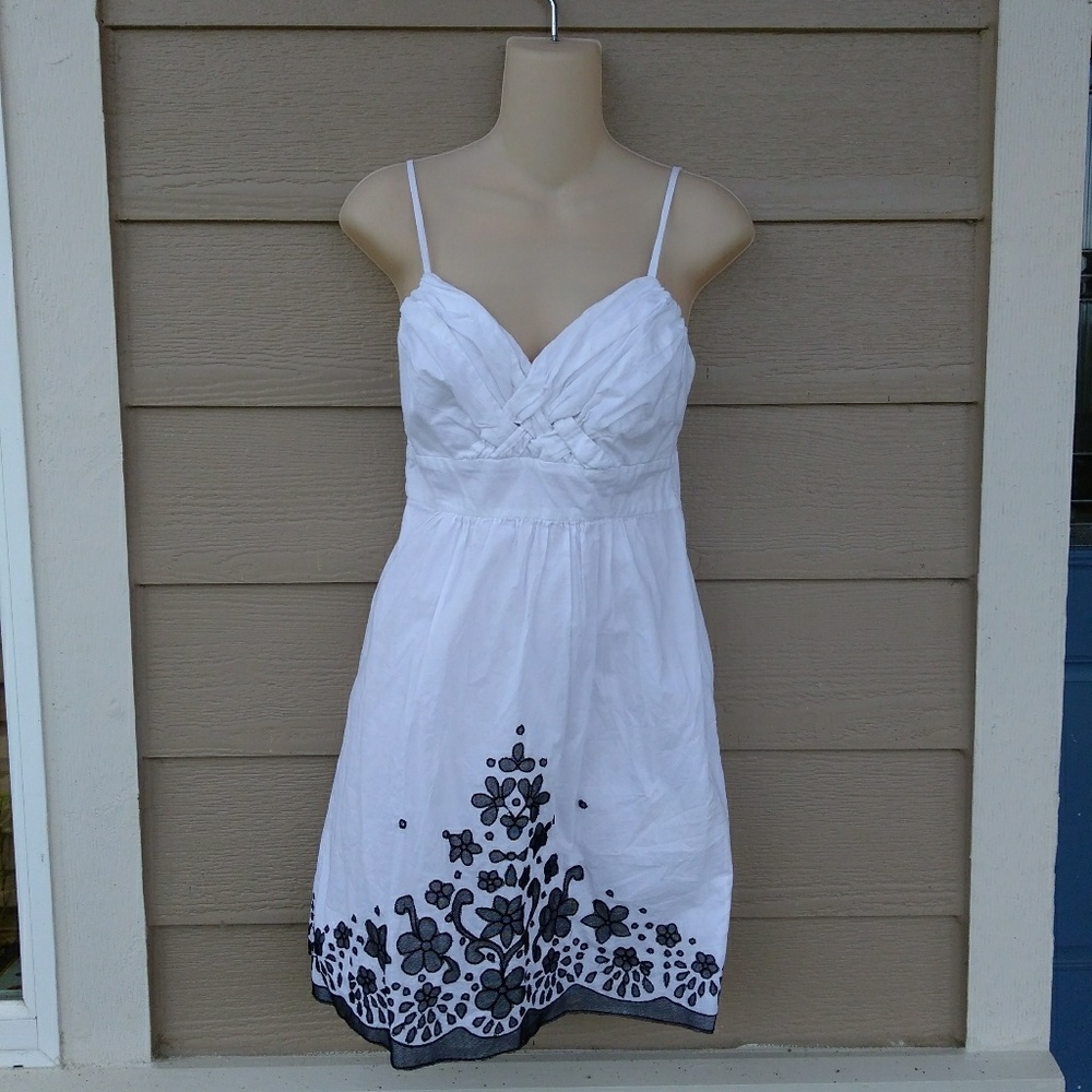 🎇 Blowout 🎇Guess Jeans - size 7